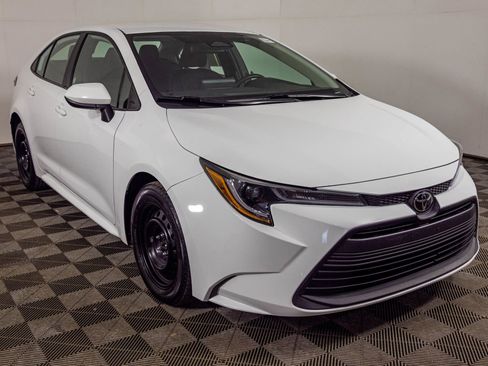 Used 2023 Toyota Corolla LE FWD image 10