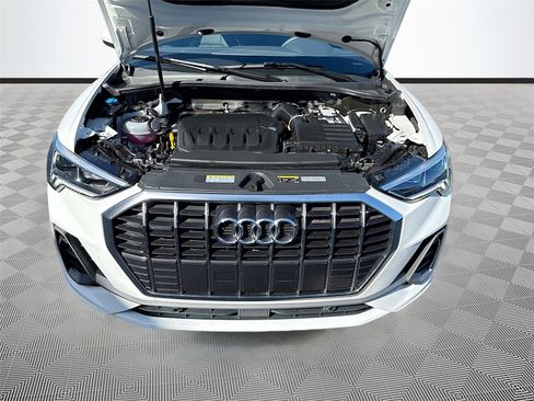 Certified 2025 Audi Q3 2.0T Premium w/ Convenience Package image 31