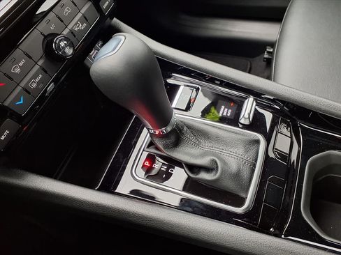 New 2026 Jeep Compass Latitude AWD/4WD image 6