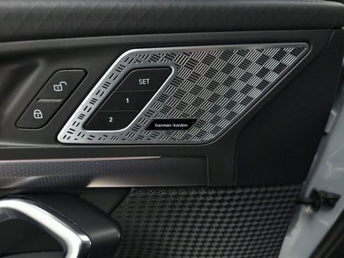 Used 2025 BMW X2 xDrive28i w/ Premium Package image 16