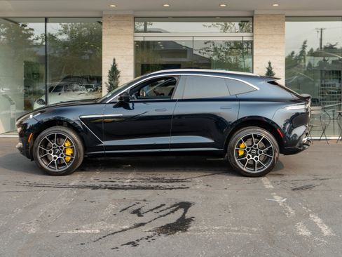 Used 2021 Aston Martin DBX image 41