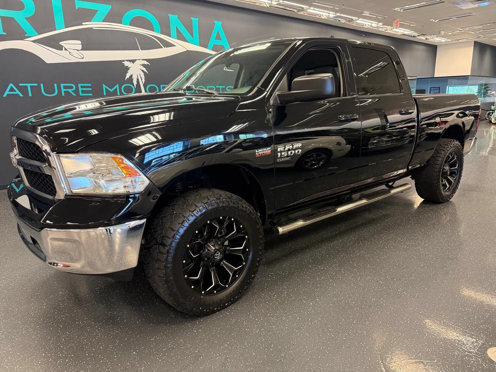Used 2019 RAM 1500 Classic SLT AWD/4WD image 1