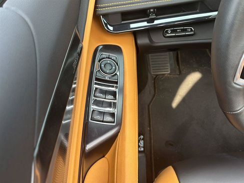 Used 2023 Chevrolet Corvette Stingray Preferred Conv w/ Z51 Performance Package RWD image 14