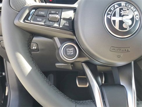 New 2025 Alfa Romeo Tonale image 30