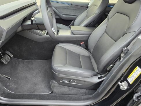 Used 2026 Tesla Model Y Long Range image 18