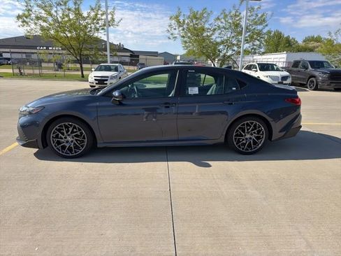 Used 2026 Toyota Camry SE w/ Convenience Package FWD image 4
