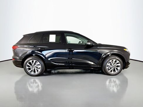 Certified 2025 Audi Q6 e-tron Premium w/ Convenience Package AWD/4WD image 8