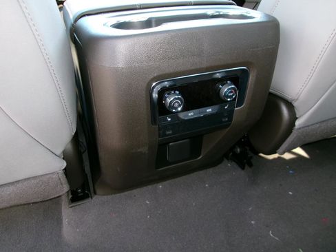 New 2026 Chevrolet Suburban Z71 w/ Comfort Package image 22