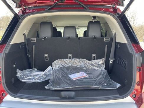 Certified 2025 Nissan Pathfinder SL image 15