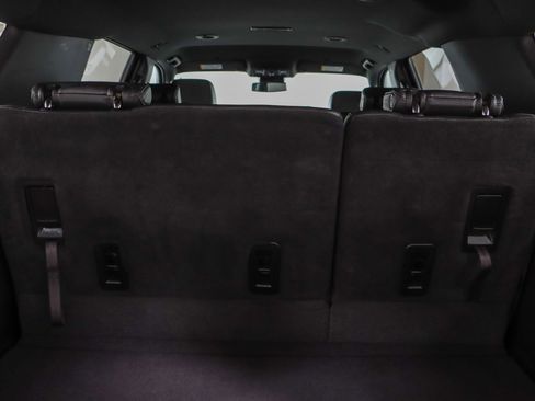 Used 2023 Chevrolet Suburban LT image 33