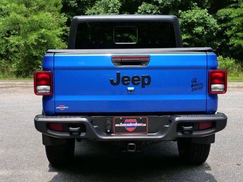 Used 2021 Jeep Gladiator Sport AWD/4WD image 17