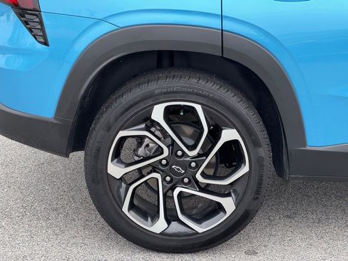 Used 2025 Chevrolet Trax RS w/ Driver Confidence Package image 37