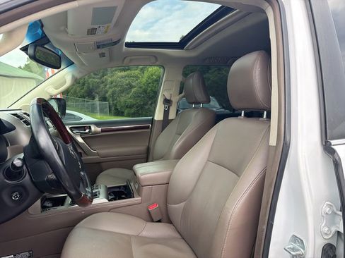 Used 2018 Lexus GX 460 Luxury w/ Preferred Accessory Package AWD/4WD image 11