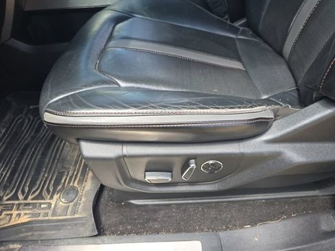 Used 2018 Ford F150 Platinum w/ Equipment Group 701A Luxury AWD/4WD image 14