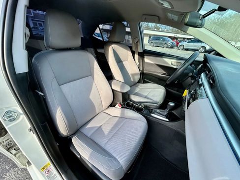 Used 2015 Toyota Corolla LE image 16