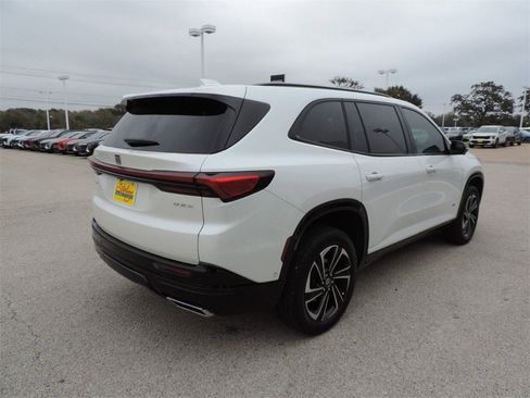 Certified 2025 Buick Enclave Sport Touring w/ Super Cruise Package image 5