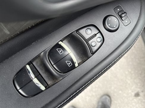 Used 2018 Nissan Murano Platinum w/ Cargo Package image 16