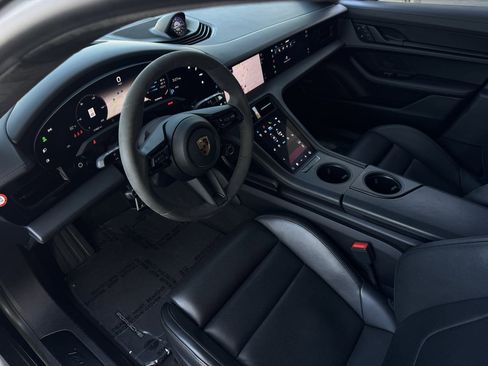 Used 2023 Porsche Taycan GTS image 15