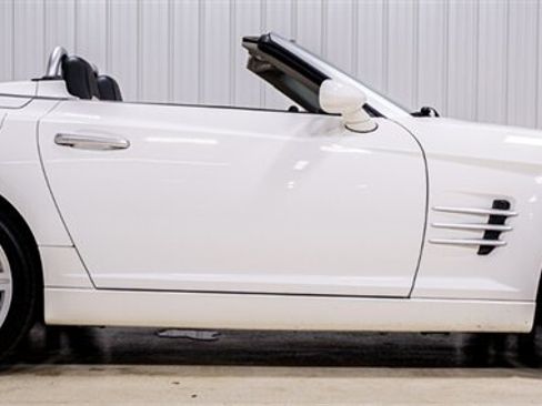 Used 2005 Chrysler Crossfire Limited RWD image 19