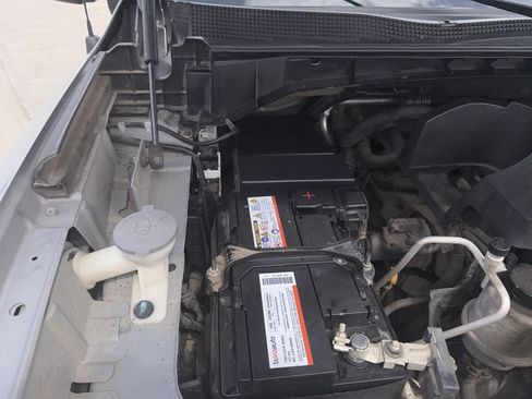 Used 2018 Nissan Titan SV w/ SV Convenience Package AWD/4WD image 31