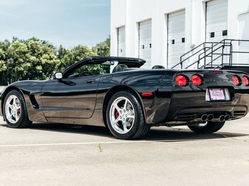 Used 2001 Chevrolet Corvette Convertible w/ Preferred Equipment Group2 RWD image 5