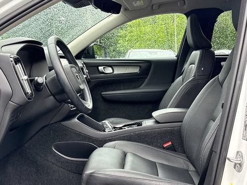 Used 2026 Volvo XC40 B5 Plus AWD/4WD image 24