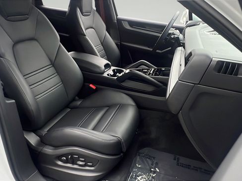 Certified 2026 Porsche Cayenne S AWD/4WD image 22