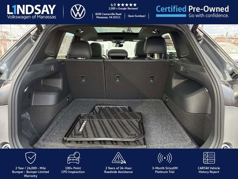 Certified 2025 Volkswagen Tiguan SE R-Line image 12