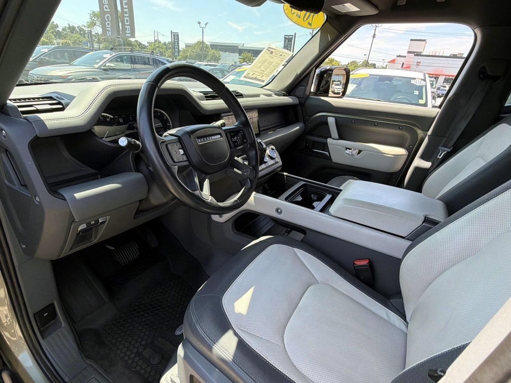 Used 2023 Land Rover Defender 110 X-Dynamic SE AWD/4WD image 12