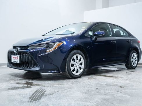 Certified 2020 Toyota Corolla LE image 3