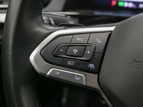 Used 2024 Volkswagen Atlas Cross Sport SEL Premium R-Line image 39