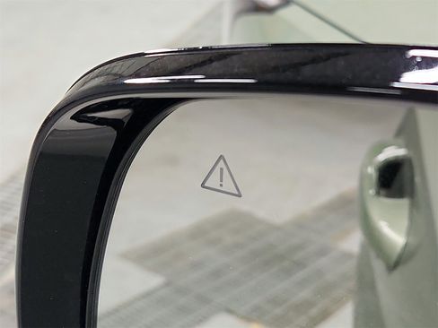 Used 2025 Kia Sorento SX image 21