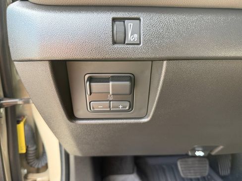 Used 2024 Chevrolet Colorado ZR2 w/ Technology Package AWD/4WD image 26