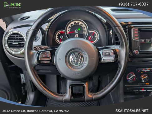 Used 2018 Volkswagen Beetle 2.0T S w/ Style & Comfort Package For S FWD image 23