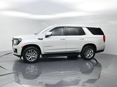 Used 2022 GMC Yukon SLT w/ SLT Premium Package AWD/4WD image 3