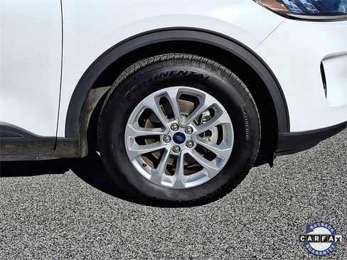 Used 2020 Ford Escape SE image 13