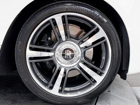 Used 2019 Rolls-Royce Wraith RWD image 33