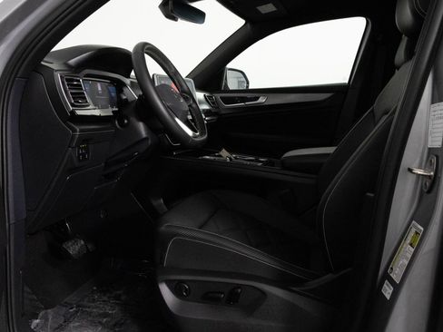 Used 2025 Volkswagen Atlas Cross Sport SE image 18