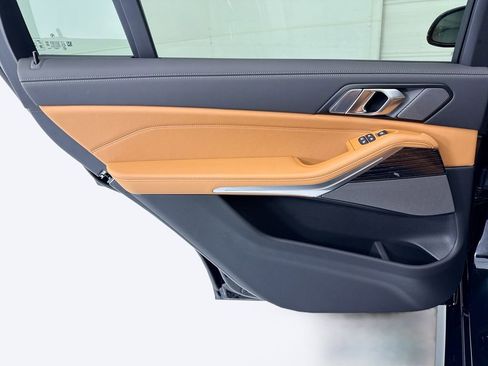 New 2026 BMW X7 xDrive40i w/ M Sport Package AWD/4WD image 25