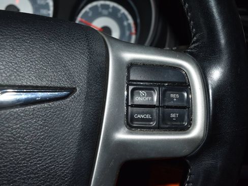 Used 2012 Chrysler 200 Touring FWD image 9