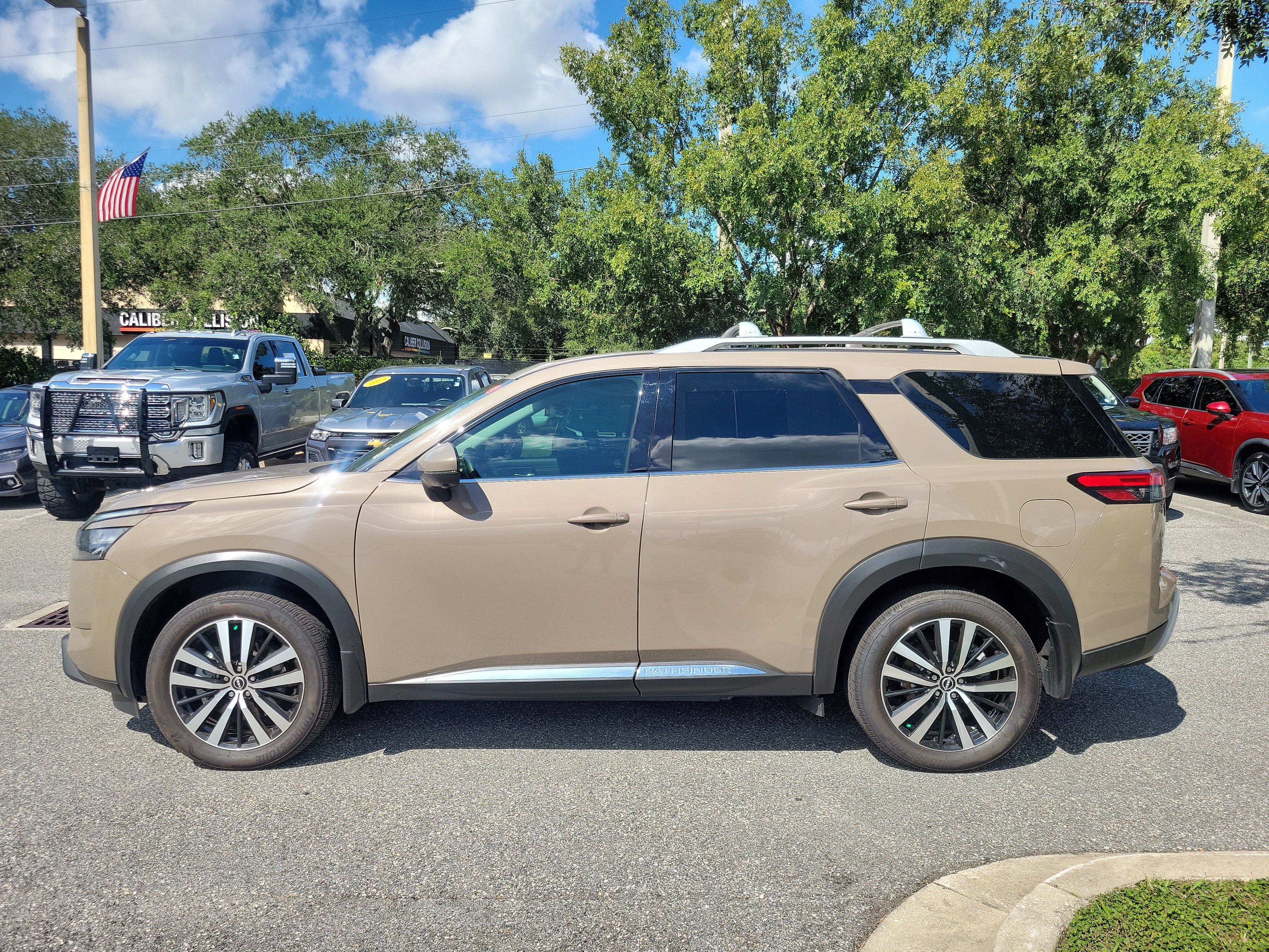 Used 2025 Nissan Pathfinder Platinum w/ Cargo Package AWD/4WD image 3