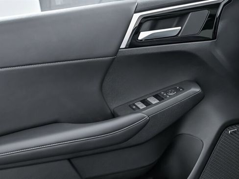 New 2025 Mitsubishi Outlander AWD image 11