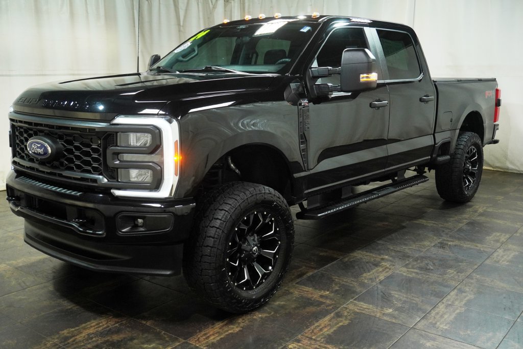 Used 2024 Ford F350 XL w/ STX Appearance Package AWD/4WD image 2
