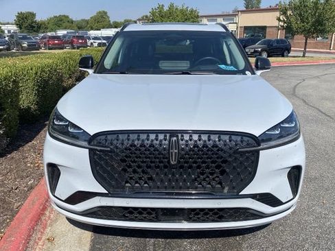 Used 2025 Lincoln Aviator Reserve w/ Equipment Group 201A AWD/4WD image 11