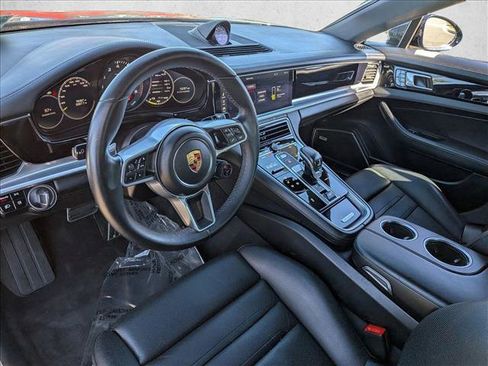Used 2019 Porsche Panamera 4 image 9