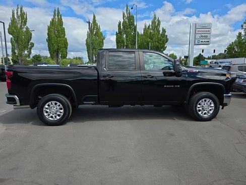 Used 2022 Chevrolet Silverado 2500 LT w/ Convenience Package AWD/4WD image 6