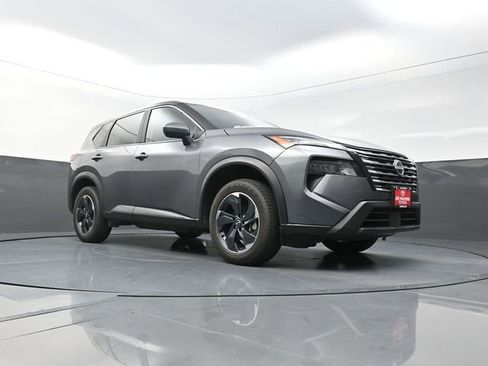 Used 2024 Nissan Rogue SV AWD/4WD image 32