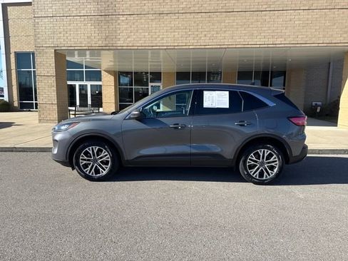 Used 2022 Ford Escape SEL image 1