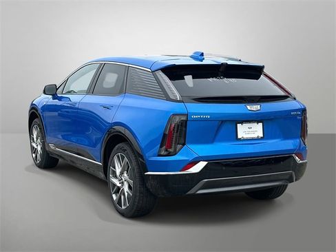 New 2026 Cadillac Optiq Luxury 2 image 16