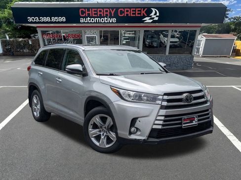 Used 2018 Toyota Highlander Limited w/ Carpet Mat Package (TMS) AWD/4WD image 1